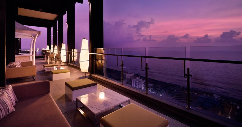 The Best Rooftop Bars in Miami – Drinks with a View