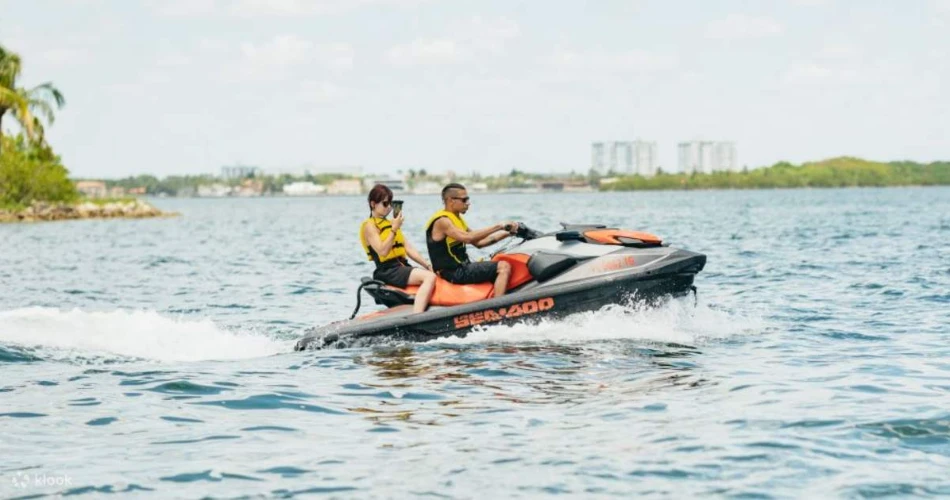 Water Sports in Miami: Jet Skiing, Paddleboarding, and Beyond